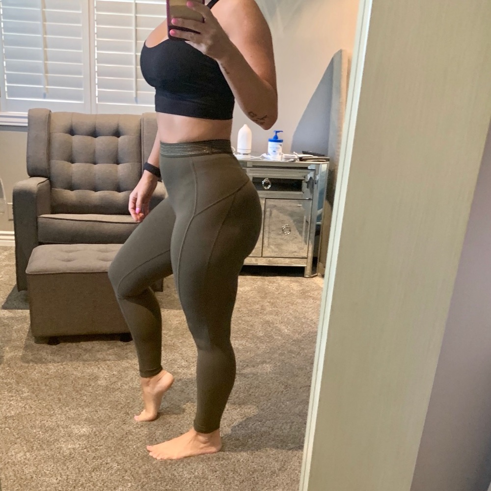 Lululemon Principal Dancer Golden Lining Tight 28”